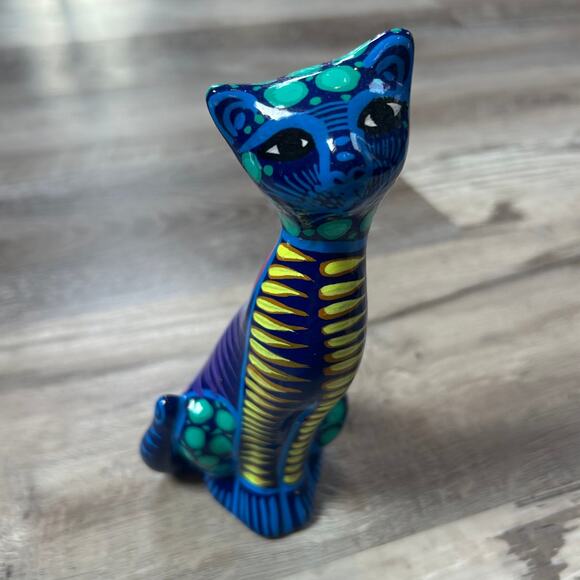Hand-Painted Mexican Folk Art Cat Figurine Ceramic Pottery Talavera Style - Picture 1 of 5